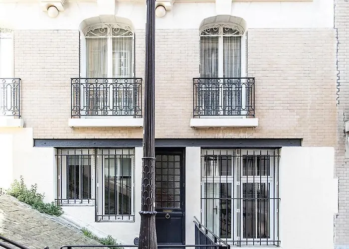 Charming Montmartre Maisonette 公寓