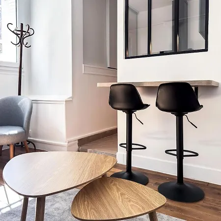 Charming Montmartre Maisonette *