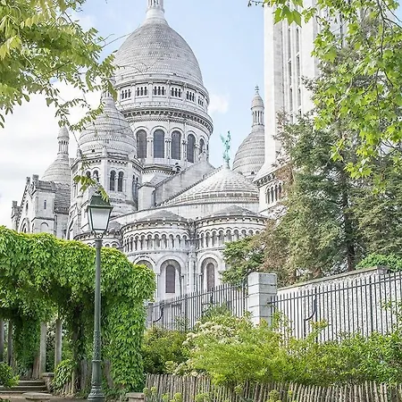 Lägenhet Charming Montmartre Maisonette Paris