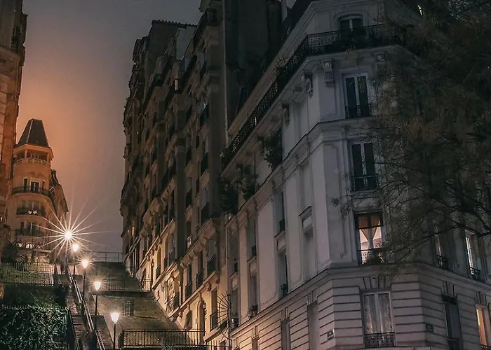 Charming Montmartre Maisonette *