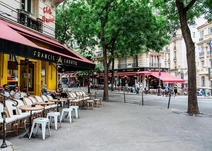Charming Montmartre Maisonette