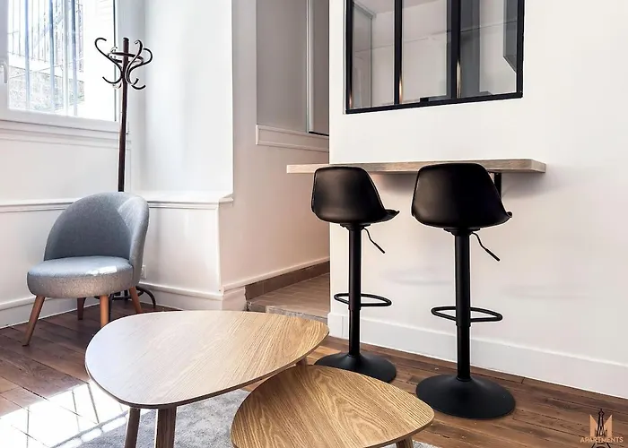 Charming Montmartre Maisonette *
