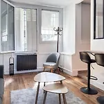 Charming Montmartre Maisonette * Paris
