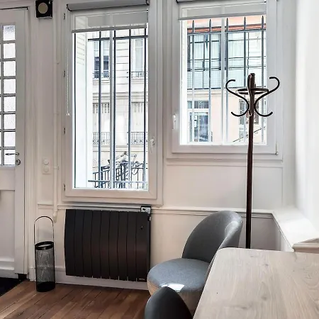 Charming Montmartre Maisonette Párizs